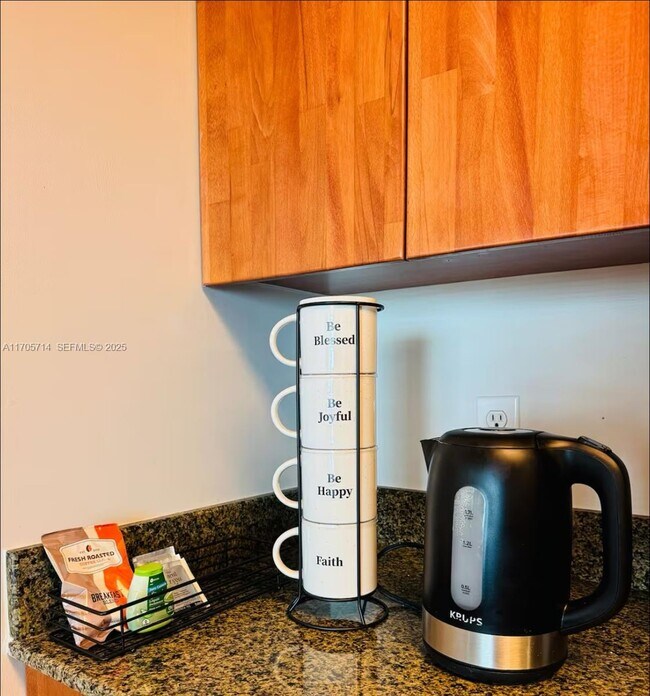 Building Photo - 1200 Brickell Bay Dr