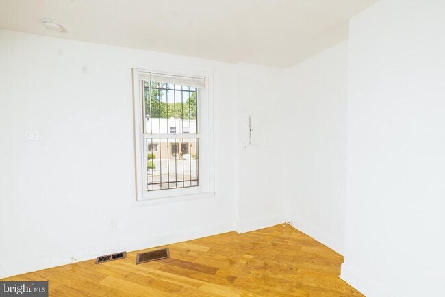 Building Photo - 1212 S Melville St