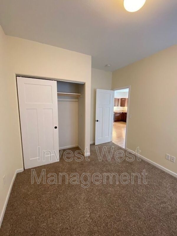 Building Photo - 1801 NE 16th St