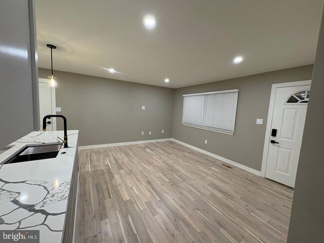 Building Photo - 13223 Hawthorn Ln