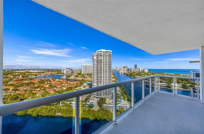 Building Photo - 20515 E Country Club Dr