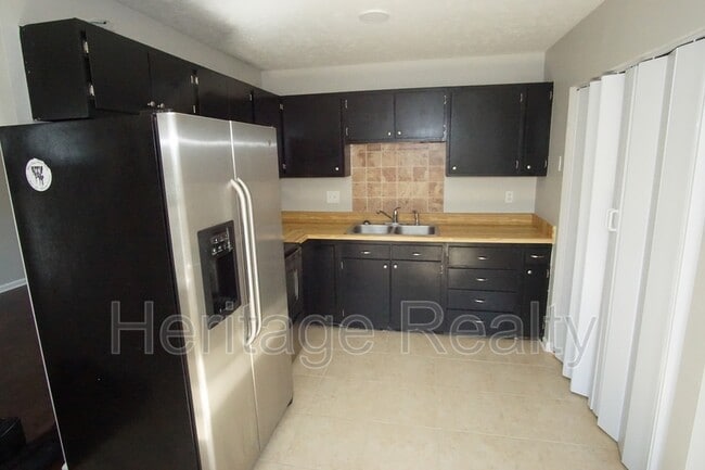 Building Photo - 2050 Countryhill Ln