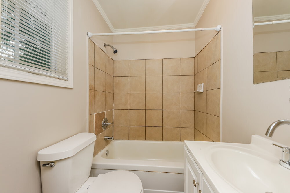 Building Photo - 730 Parker St