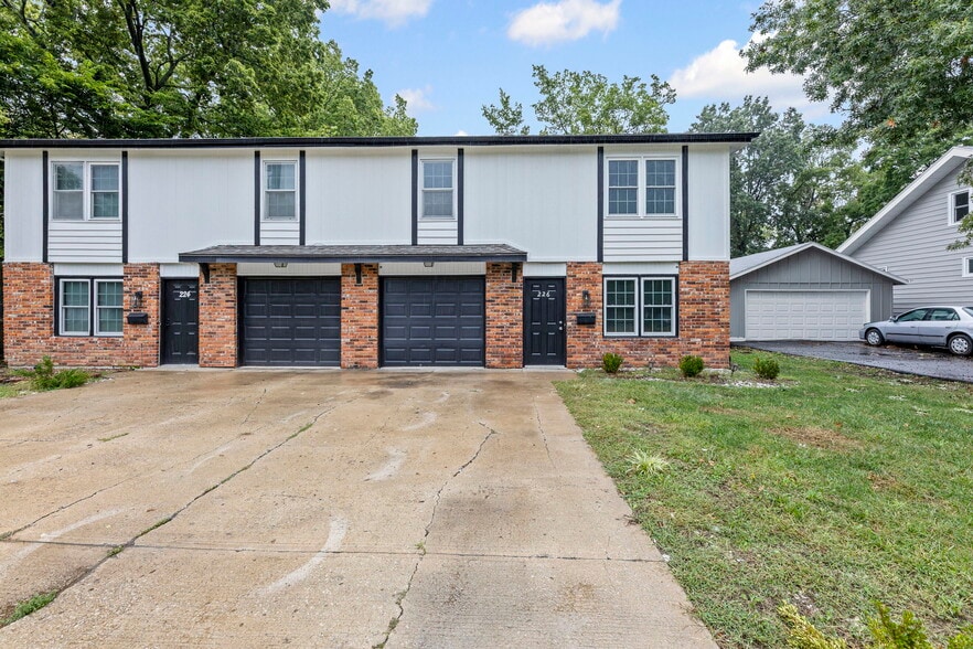 Primary Photo - 226 S Ridgeview Rd