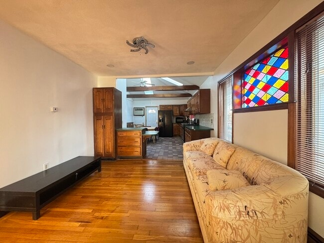 Building Photo - 40 Belmont St