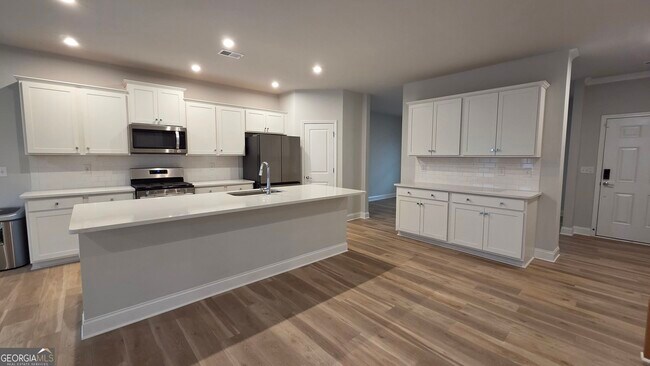 Building Photo - 521 Elkwood Ln