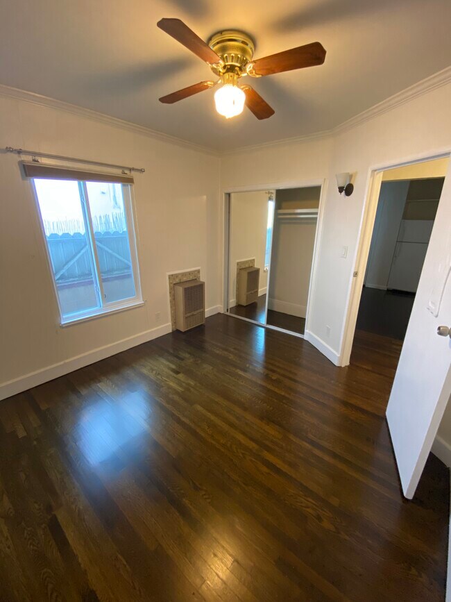 back bedroom - 217 Strand St