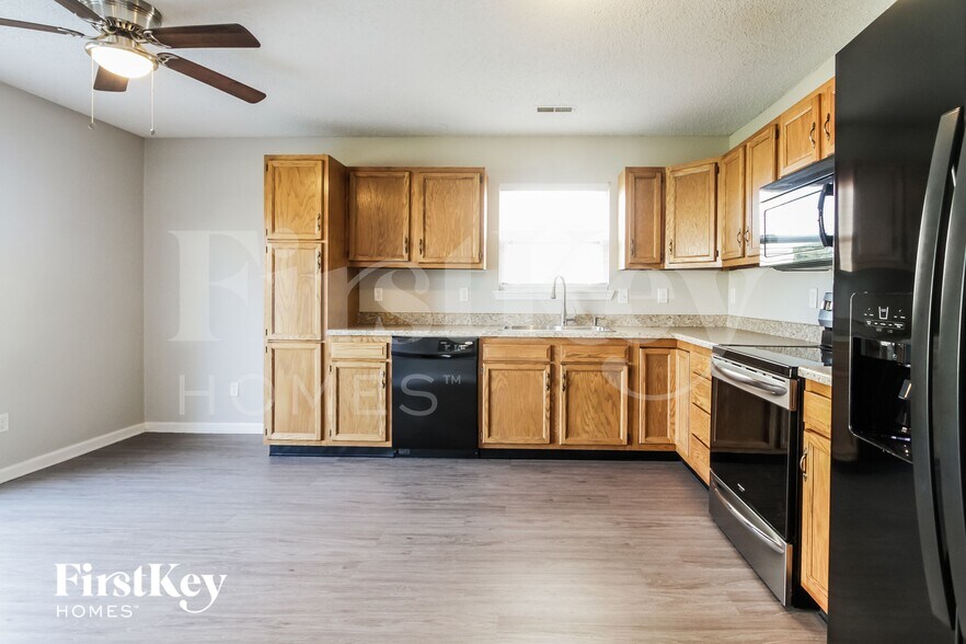 Building Photo - 7604 Wood Stream Dr