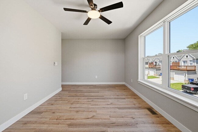 Building Photo - 4728 Walworth Ave