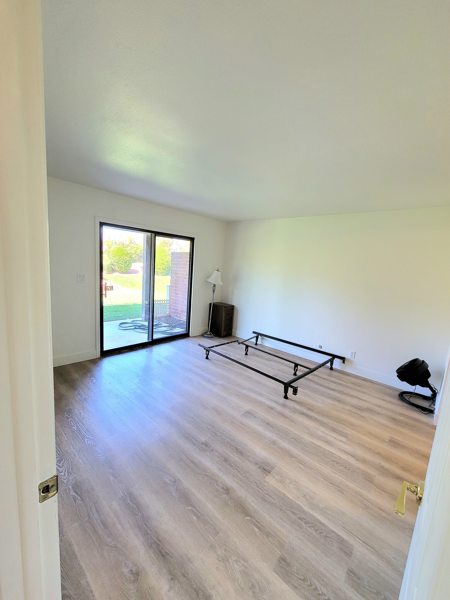 Building Photo - 300 W 2025 S