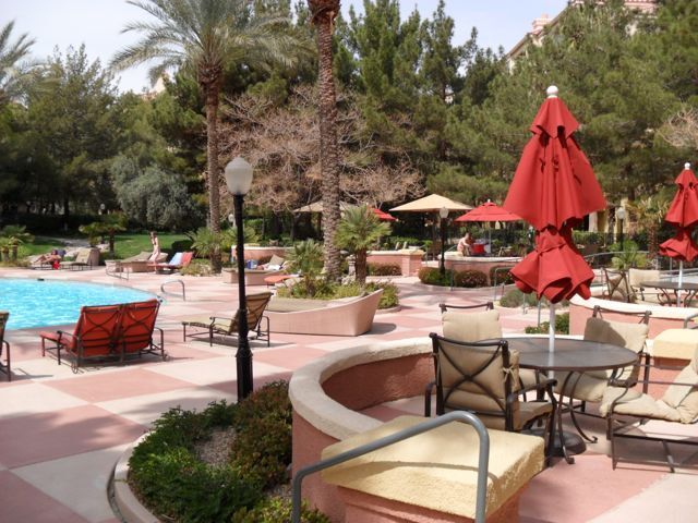 Building Photo - Meridian Fully Furnished Condo with Pool view.