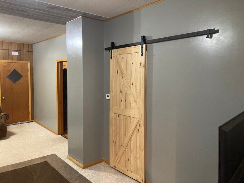 Building Photo - 413 2nd St SW