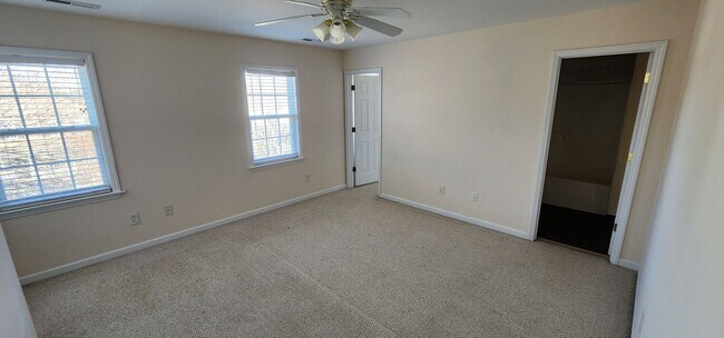 Building Photo - Nice 2 story brick home near Reagan High School