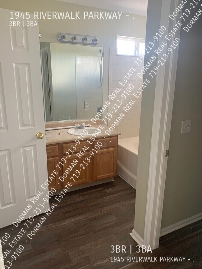 Building Photo - 1945 Riverwalk Pkwy