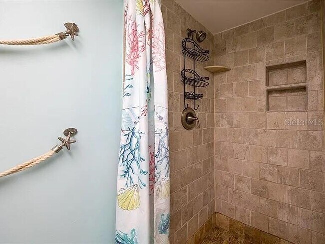 Building Photo - 4775 Cove Cir