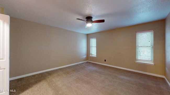 Building Photo - 801 Claravista Ln