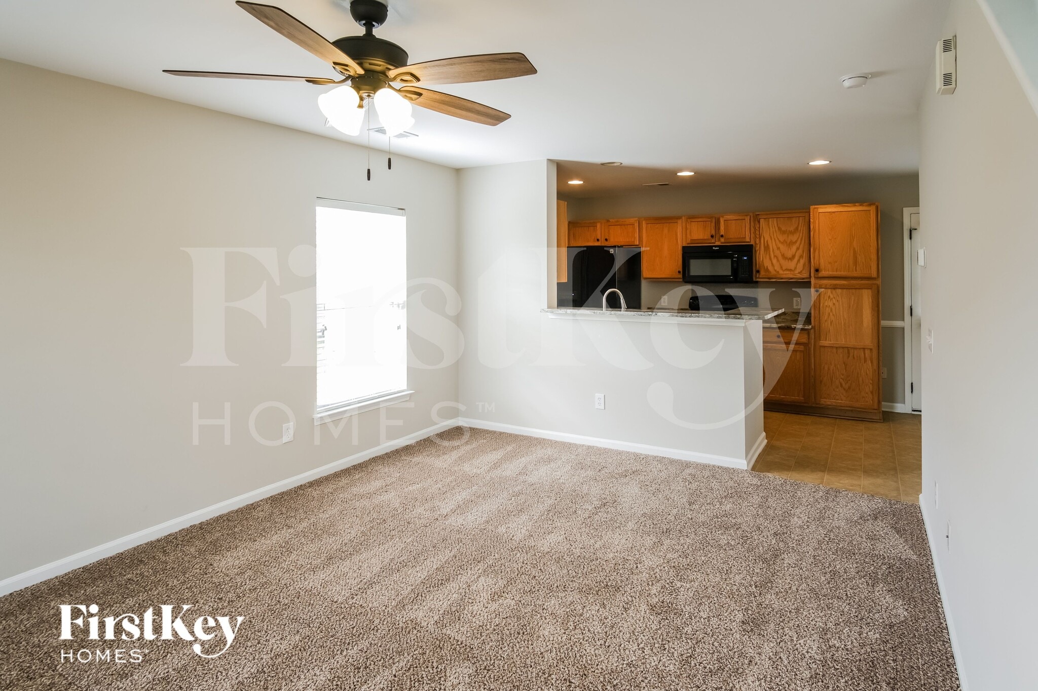 Building Photo - 615 Silver Moss Dr