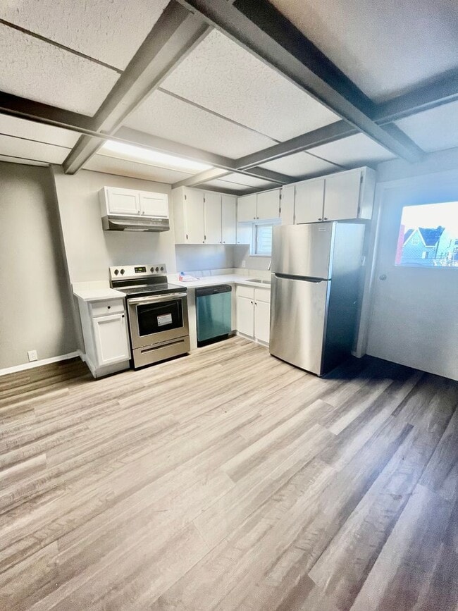 Building Photo - 2 Bed 1 Bath- Pittsburgh Pa