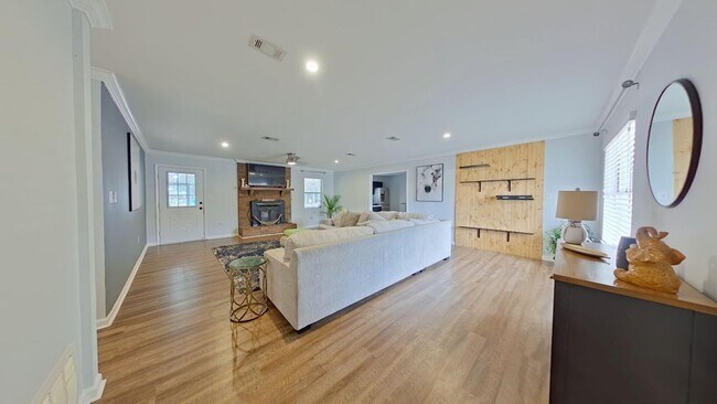 Building Photo - 3083 Skyline Dr