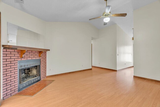 Building Photo - 295 Riggs Rd