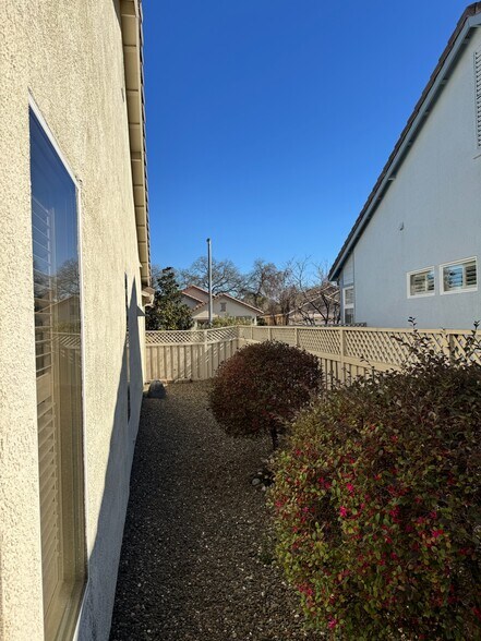 Building Photo - 5977 Whisperlodge Way