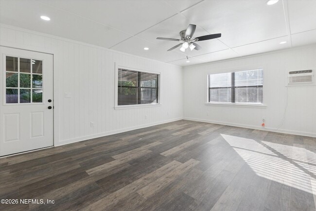 Building Photo - 863 Westgate Dr