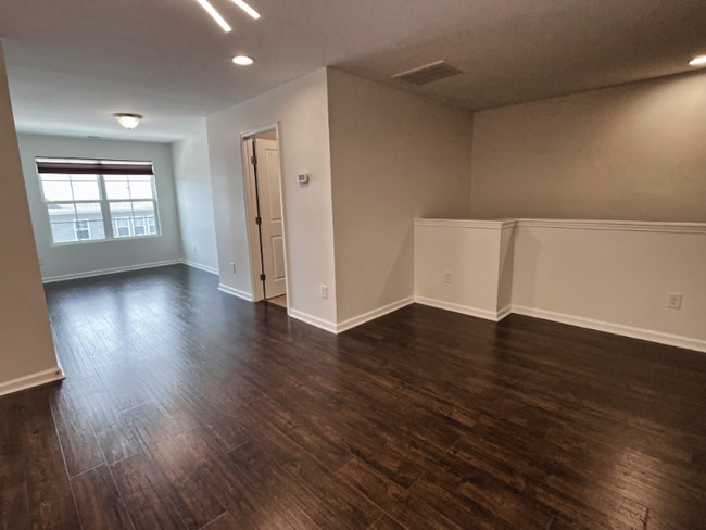 Building Photo - 1414 Southpoint Trl