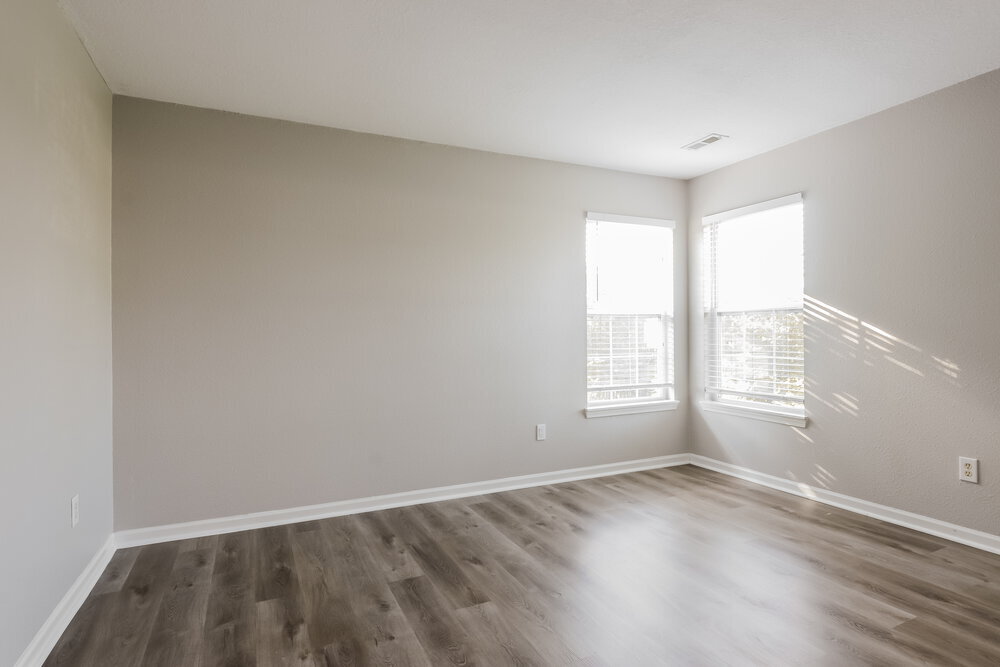 Building Photo - 1580 Cold Spring Dr