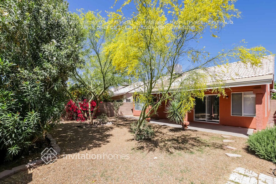 Building Photo - 1925 E Fellars Dr