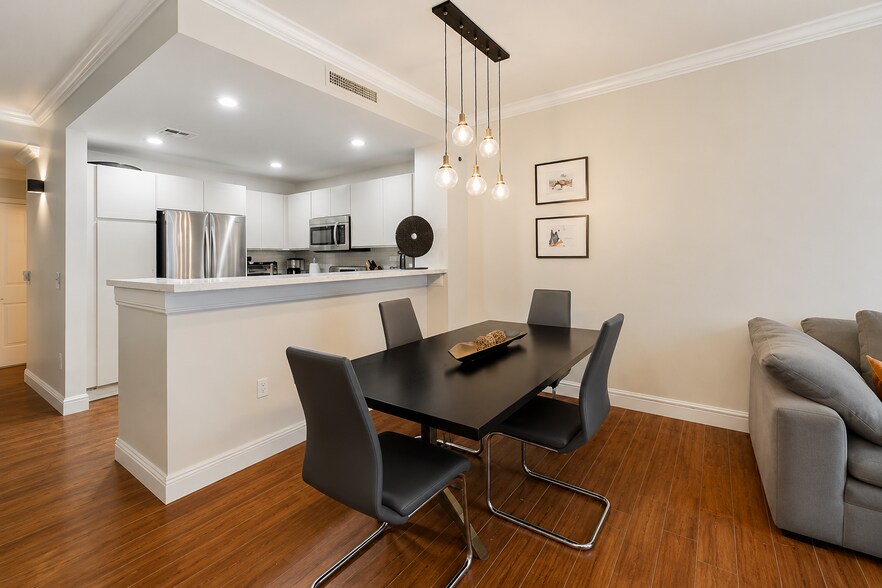 Building Photo - 11785 Saint Andrews Pl