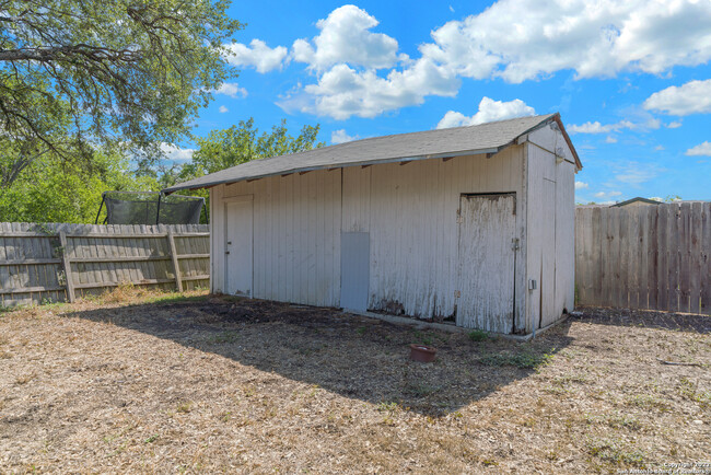 Building Photo - 4851 Castle Arms Dr