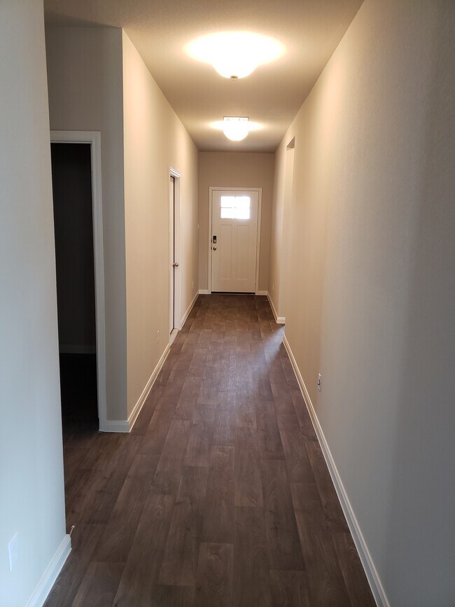 Building Photo - 118 Lullaby Dr