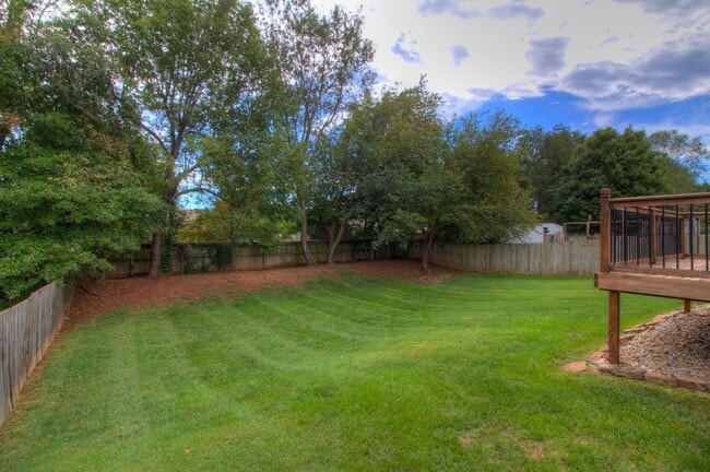 Building Photo - 3 Bedroom 2 Bathroom in Carden Meadows nei...