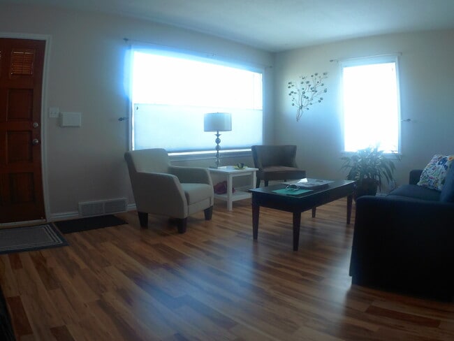 Building Photo - 4 Bed Beautiful Refurbished Sugarhouse Home