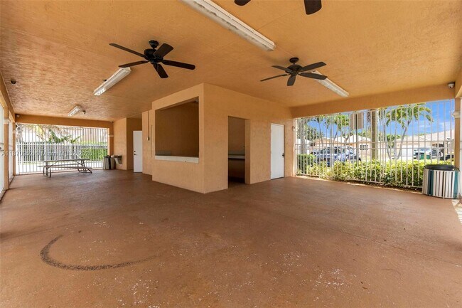 Building Photo - 1845 SW 102nd Way