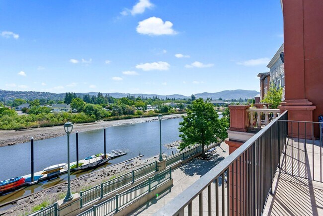 Building Photo - Fully Furnished Condo in the prestigious R...