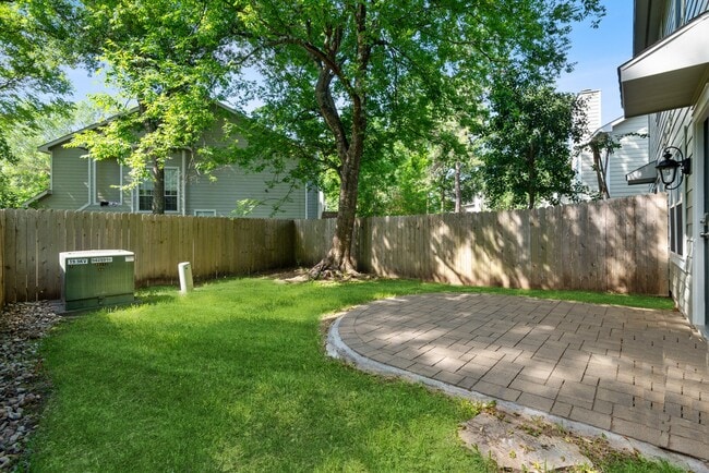 Building Photo - 35 N Walden Elms Cir