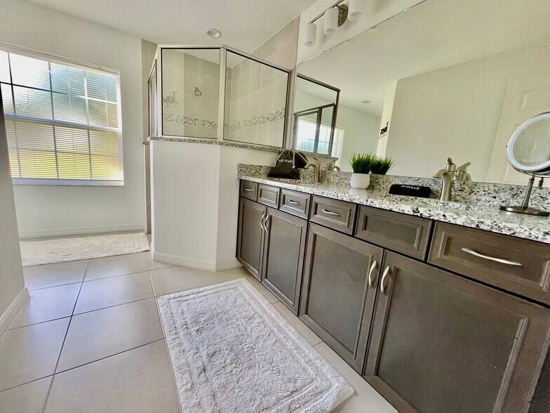 Building Photo - 342 Parkview Dr