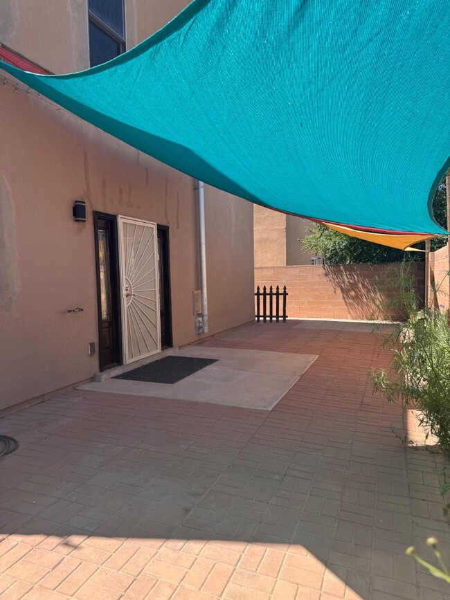 Building Photo - 624 Torretta Dr SW
