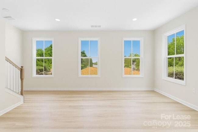 Building Photo - 3322 Beeler Ln