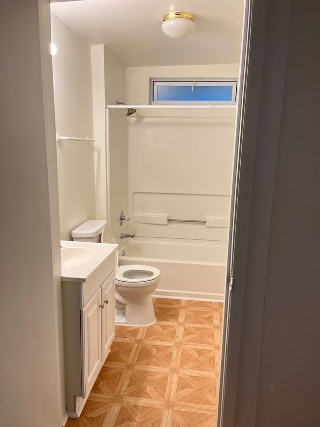 Building Photo - 805 N Buchanan Blvd