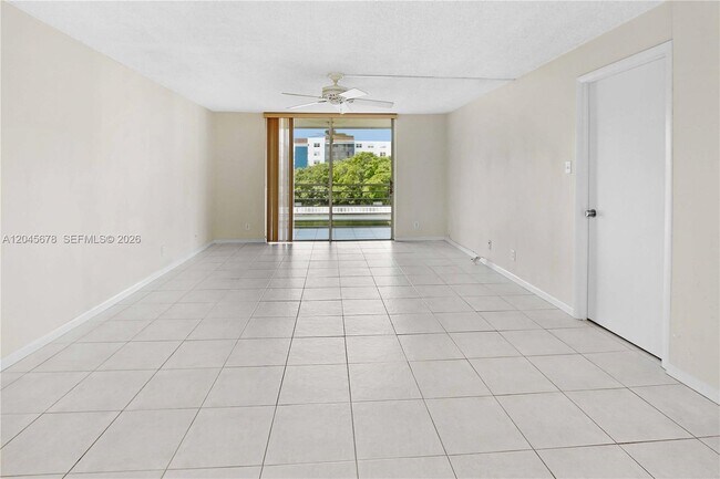 Building Photo - 505 E Dania Beach Blvd