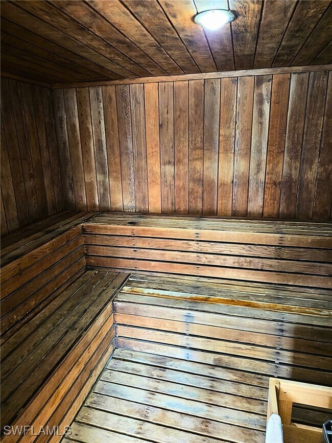 Building Photo - 8445 Charter Club Cir