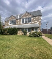 Building Photo - Stunning 2-Bedroom Apartment in Rhawnhurst! Available NOW!