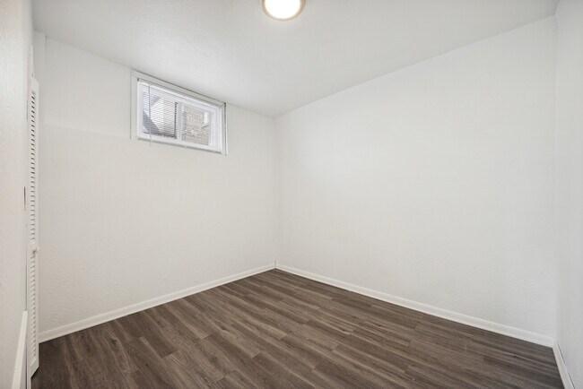 Building Photo - 2702 S Spaulding Ave