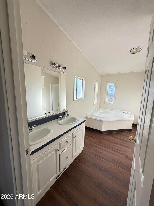 Building Photo - 11008 W Southern Ave