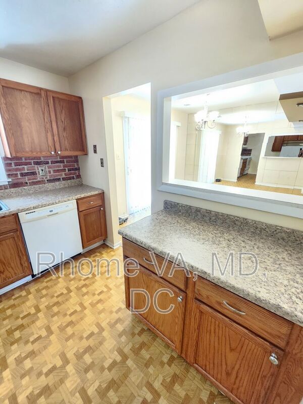 Building Photo - 7752 Matisse Way