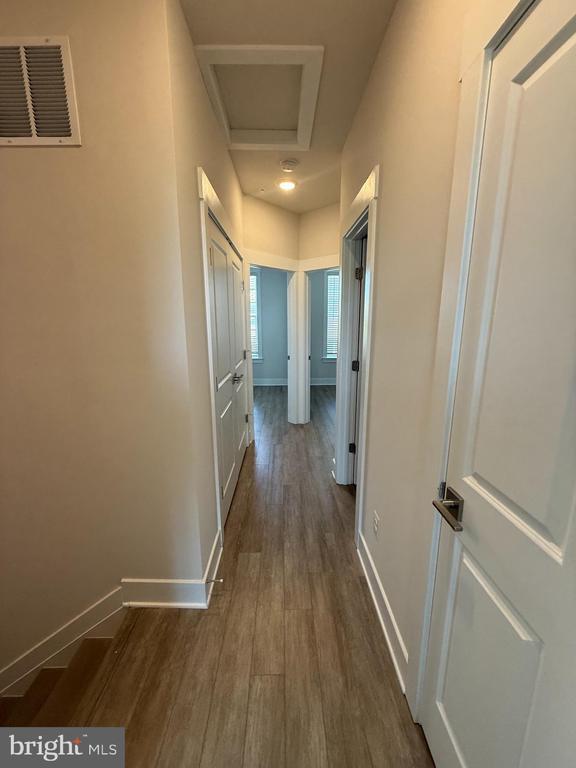 Building Photo - 212 Pomegranate Ln