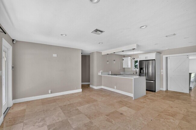 Building Photo - 907 Wright Dr