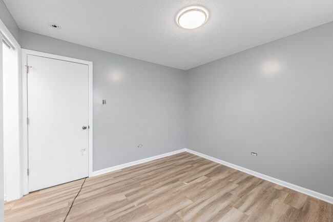 Building Photo - 5508 W 55th St